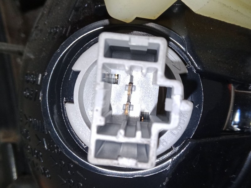 Recambio de piloto trasero porton derecho para mazda 3 (bk) 1.6 di turbo referencia OEM IAM P2913R  