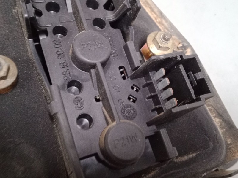 Recambio de piloto trasero porton derecho para fiat stilo van (192_) 1.9 jtd (192dxe1a) referencia OEM IAM 51717942  