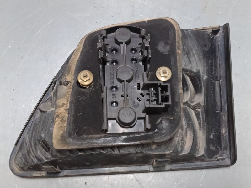 Recambio de piloto trasero porton izquierdo para fiat stilo van (192_) 1.9 jtd (192dxe1a) referencia OEM IAM 51717943  