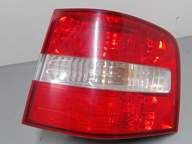 Recambio de piloto trasero derecho para fiat stilo van (192_) 1.9 jtd (192dxe1a) referencia OEM IAM 28190202  