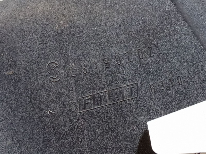 Recambio de piloto trasero derecho para fiat stilo van (192_) 1.9 jtd (192dxe1a) referencia OEM IAM 28190202  