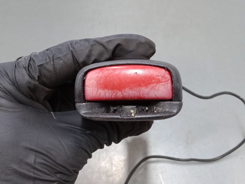 Recambio de anclaje cinturon delantero derecho para volvo v50 (545) 2.4 referencia OEM IAM   