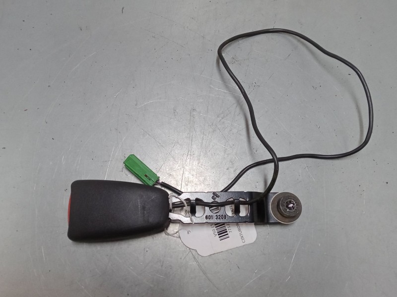 Recambio de anclaje cinturon delantero izquierdo para volvo v50 (545) 2.4 referencia OEM IAM   