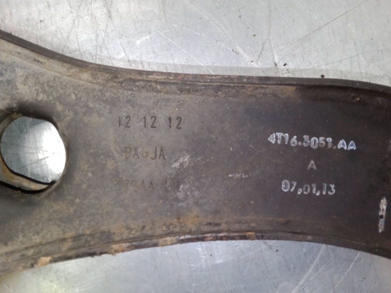 Recambio de brazo suspension inferior delantero izquierdo para ford tourneo connect 1.8 tdci referencia OEM IAM   