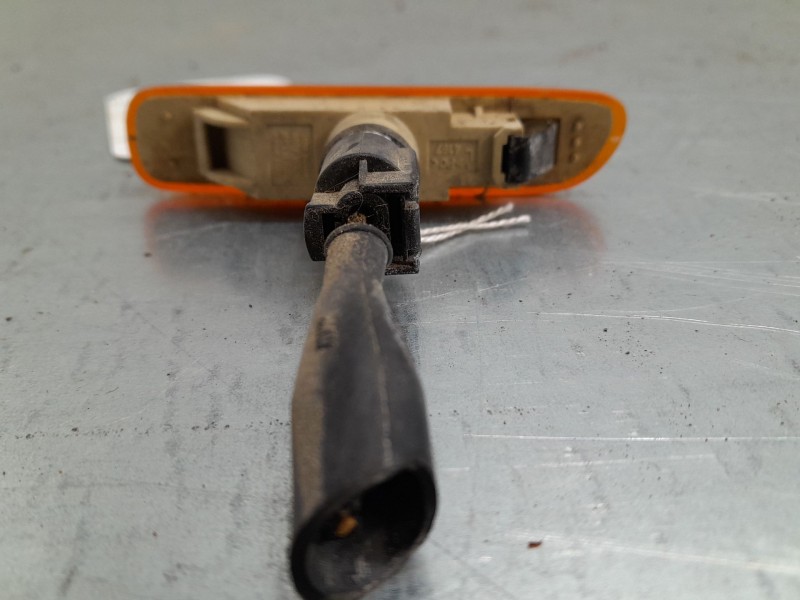 Recambio de intermitente lateral izquierdo para bmw 3 (e46) 316 i referencia OEM IAM   