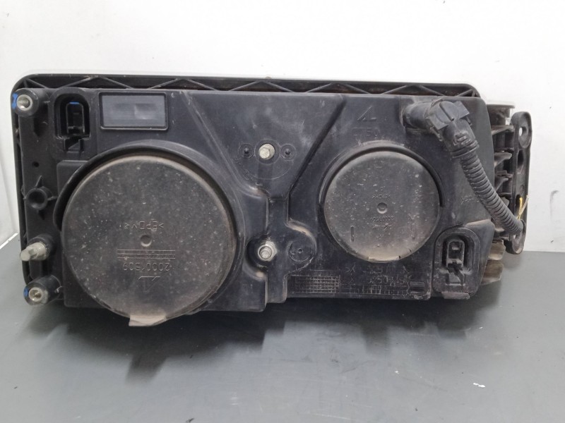 Recambio de faro izquierdo para iveco stralis ad 260 s 36 y/ps euro5 ad260s36y ps referencia OEM IAM   