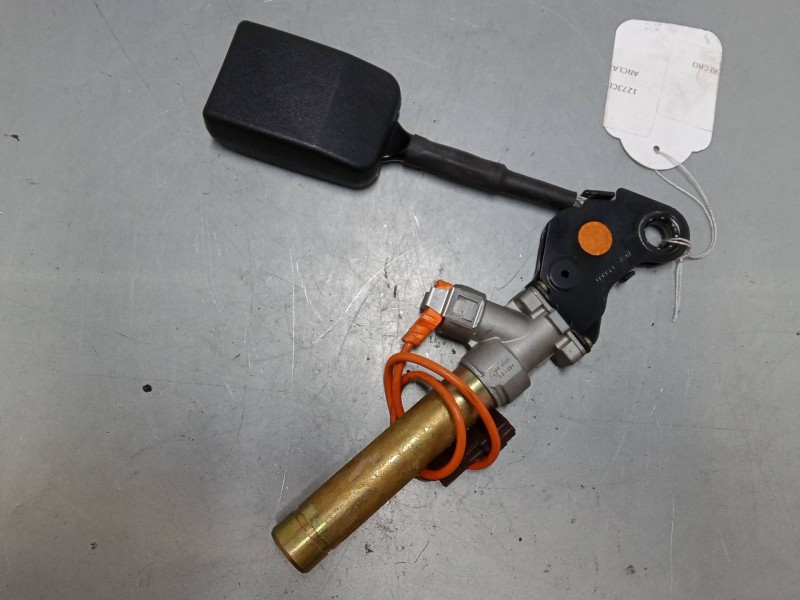 Recambio de anclaje cinturon delantero derecho para peugeot 106 ii (1a_, 1c_) 1.1 i referencia OEM IAM   