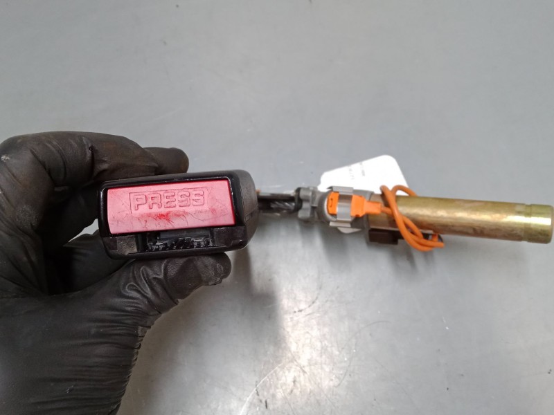 Recambio de anclaje cinturon delantero derecho para peugeot 106 ii (1a_, 1c_) 1.1 i referencia OEM IAM   