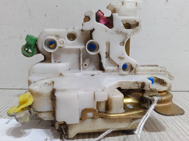 Recambio de cerradura puerta trasera derecha para nissan pick up (d22) 2.5 d referencia OEM IAM   