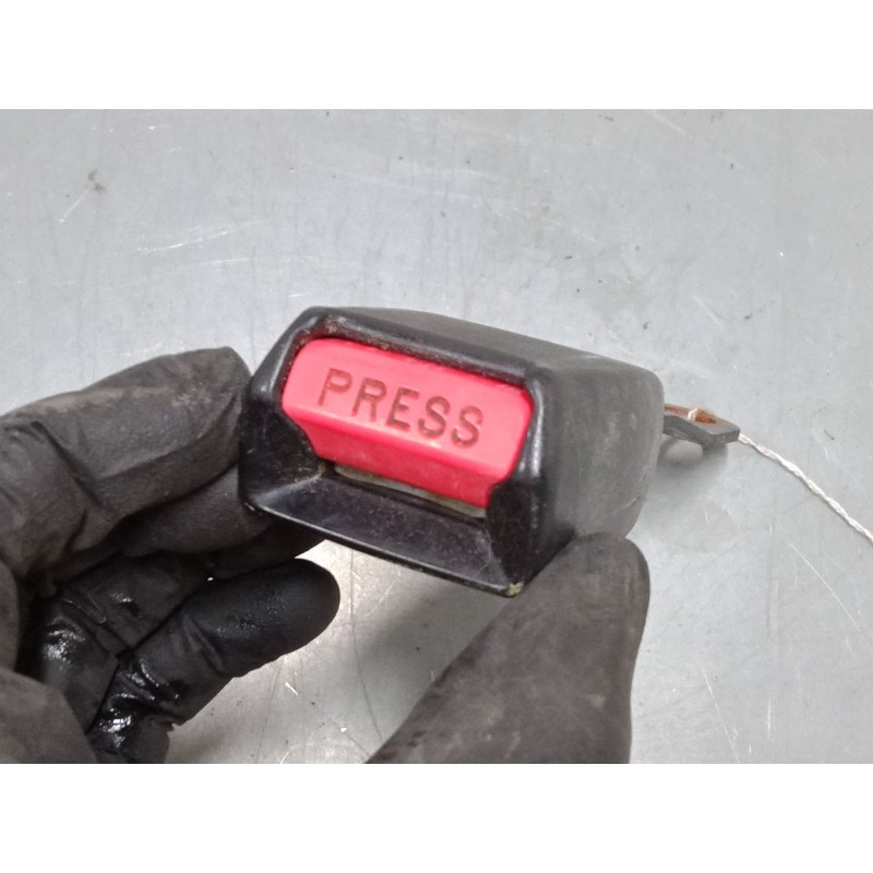 Recambio de anclaje cinturon delantero izquierdo para suzuki vitara cabrio (et, ta) 2.0 16v (ta51, sv420) referencia OEM IAM   