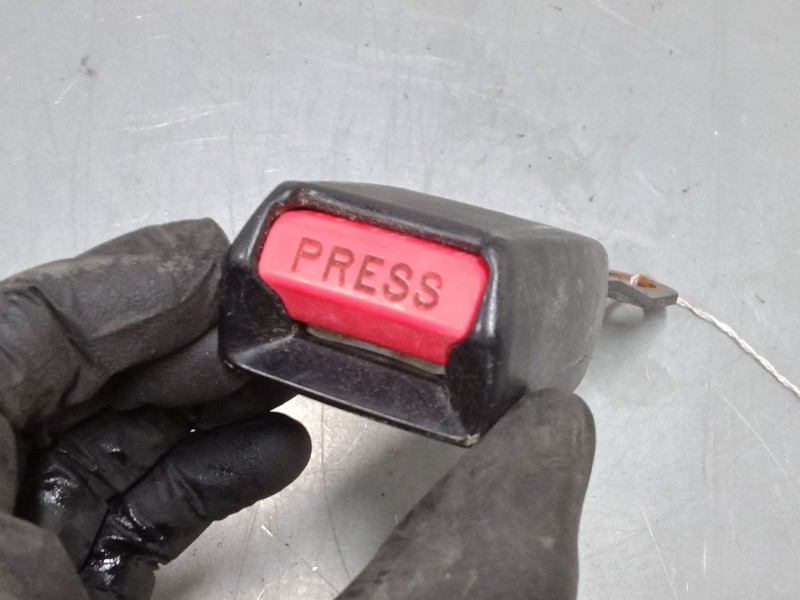 Recambio de anclaje cinturon delantero izquierdo para suzuki vitara cabrio (et, ta) 2.0 16v (ta51, sv420) referencia OEM IAM   