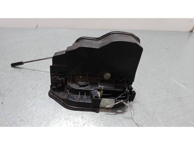 CERRADURA PUERTA DELANTERA DERECHA 51217202146 