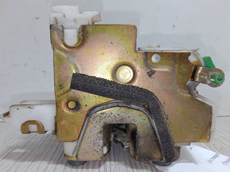 Recambio de cerradura puerta trasera derecha para nissan pick up (d22) 2.5 d referencia OEM IAM   