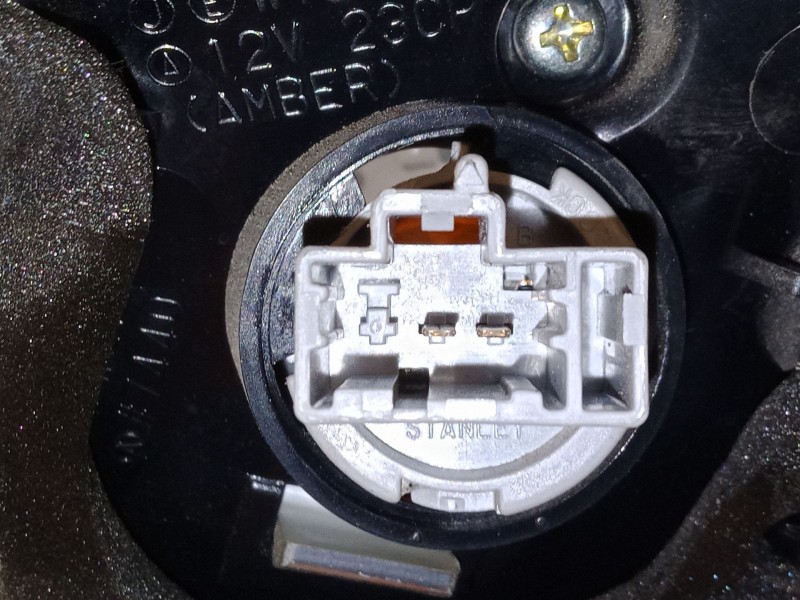 Recambio de piloto trasero izquierdo para mazda 3 (bk) 2.0 mzr-cd (bk14) referencia OEM IAM   