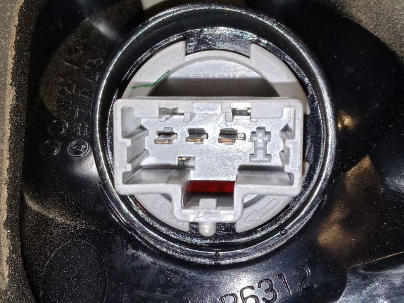 Recambio de piloto trasero izquierdo para mazda 3 (bk) 2.0 mzr-cd (bk14) referencia OEM IAM   