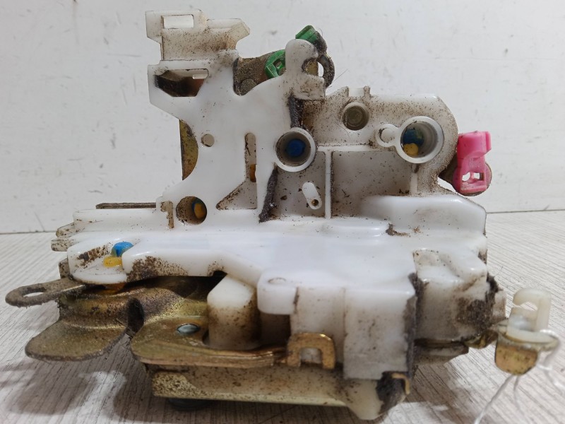 Recambio de cerradura puerta trasera izquierda para nissan pick up (d22) 2.5 d referencia OEM IAM   