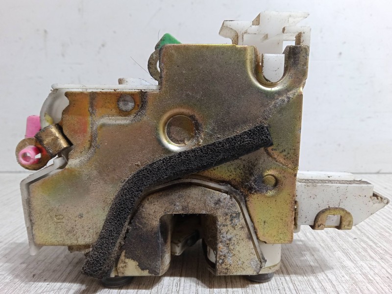 Recambio de cerradura puerta trasera izquierda para nissan pick up (d22) 2.5 d referencia OEM IAM   