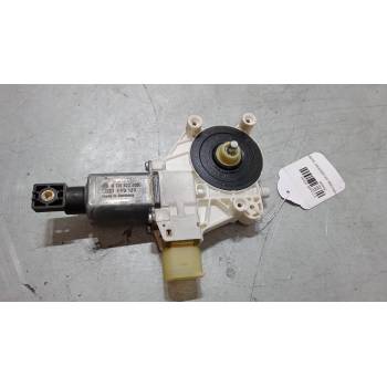 MOTOR ELEVALUNA DELANTERO DERECHO 67627189232 