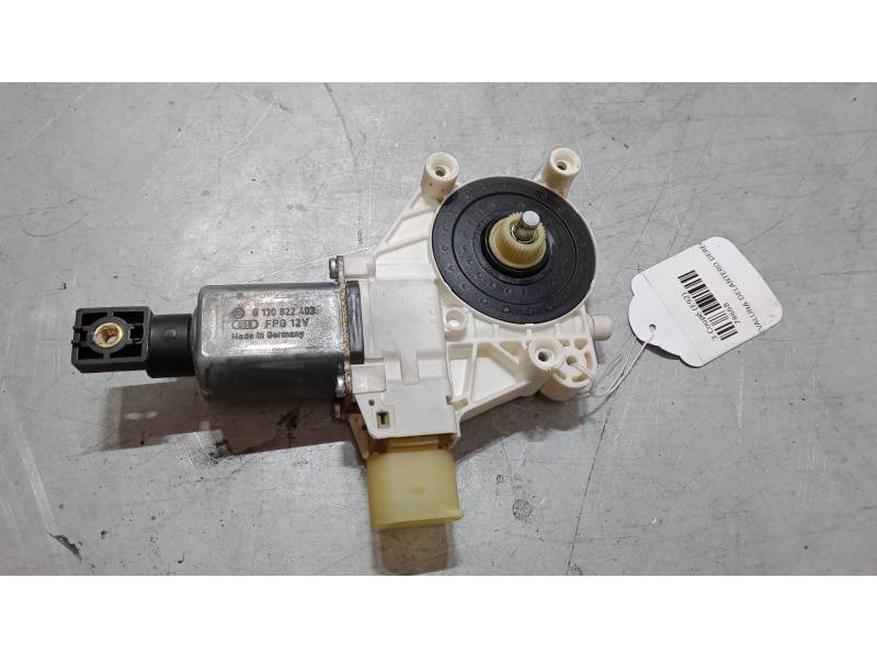 MOTOR ELEVALUNA DELANTERO DERECHO 67627189232 