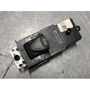 MANDO ELEVALUNAS TRASERO DERECHO 83740SMGE020UHS 