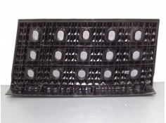 Recambio de rejilla superior de estribo izquierdo para iveco stralis ad 260 s 36 y/ps euro5 ad260s36y ps referencia OEM IAM    2