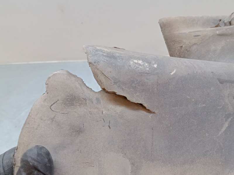 Recambio de paso de rueda derecho primer eje anterior - camion para iveco stralis ad 260 s 36 y/ps euro5 ad260s36y ps referencia Recambio de paso de rueda derecho primer eje anterior - camion para iveco stralis ad 260 s 36 y/ps euro5 ad260s36y ps referencia