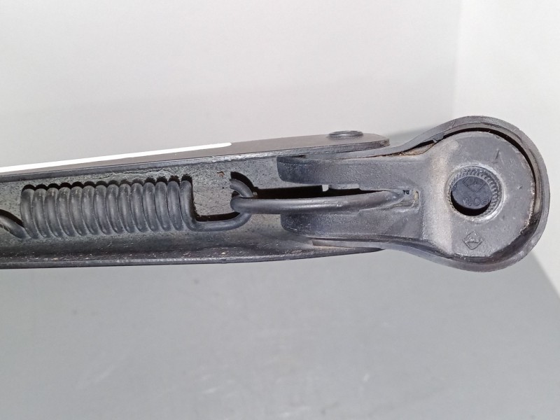 Recambio de brazo limpia delantero izquierdo para ford fiesta iv (ja_, jb_) 1.0 i referencia OEM IAM    Recambio de brazo limpia delantero izquierdo para ford fiesta iv (ja_, jb_) 1.0 i referencia OEM IAM