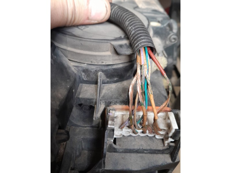 Recambio de faro izquierdo para volkswagen touareg (7la, 7l6, 7l7) 5.0 v10 tdi referencia OEM IAM 7L6941017AF  