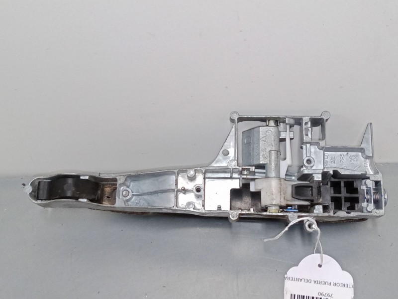 Recambio de maneta exterior puerta delantera derecha para citroën jumpy ii (vf7) 1.6 hdi 90 16v referencia OEM IAM    Recambio de maneta exterior puerta delantera derecha para citroën jumpy ii (vf7) 1.6 hdi 90 16v referencia OEM IAM