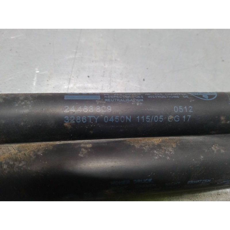 Recambio de amortiguadores maletero / porton para opel astra h (a04) 1.6 (l48) referencia OEM IAM    Recambio de amortiguadores maletero / porton para opel astra h (a04) 1.6 (l48) referencia OEM IAM