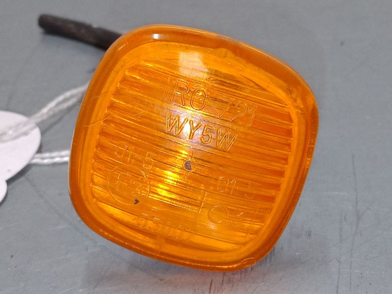 Recambio de intermitente lateral derecho para audi a4 b5 (8d2) 1.8 referencia OEM IAM   