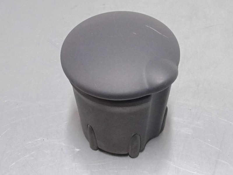 Recambio de cenicero para renault grand scénic ii (jm0/1_) 1.6 referencia OEM IAM 8200079133  