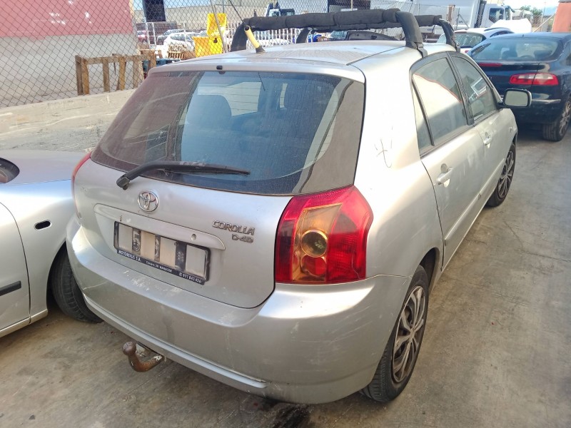 toyota corolla (_e12_) del año 2004