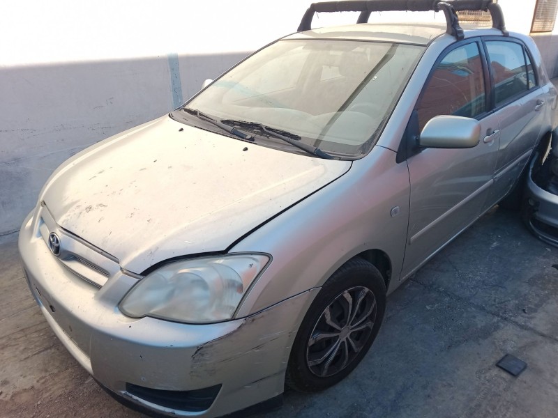toyota corolla (_e12_) del año 2004