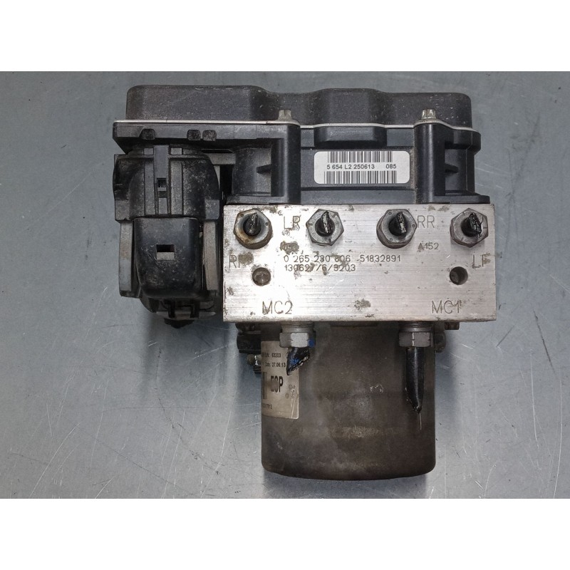 Recambio de abs para peugeot box bus17 l4h2 160 box bus17 l4h2 160 referencia OEM IAM 51832891 0265951327 0265230806
