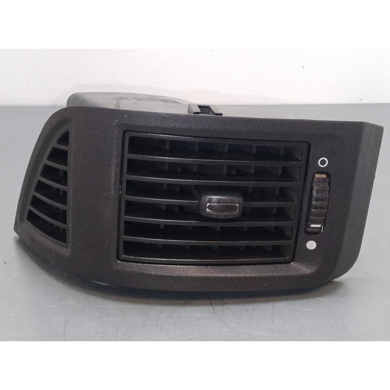 Recambio de aireador central izquierdo para peugeot box bus17 l4h2 160 box bus17 l4h2 160 referencia OEM IAM LS385812  