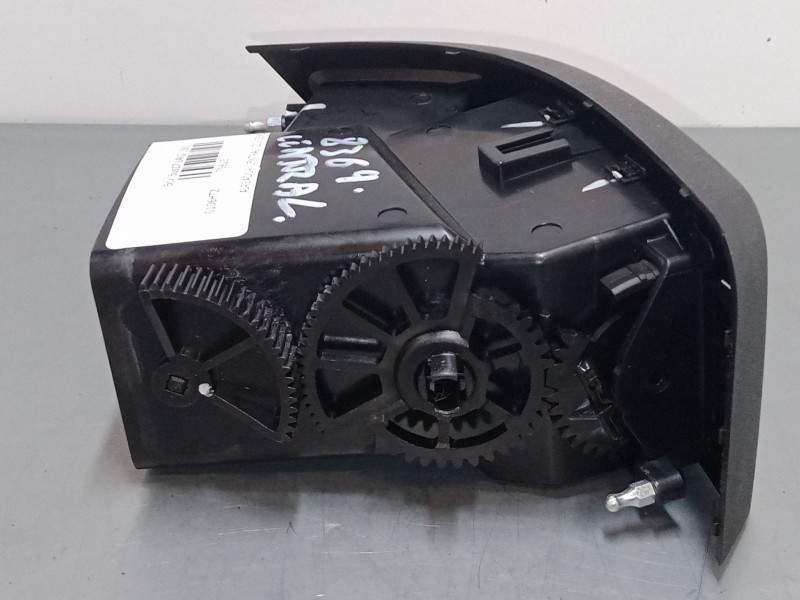 Recambio de aireador central izquierdo para peugeot box bus17 l4h2 160 box bus17 l4h2 160 referencia OEM IAM LS385812  