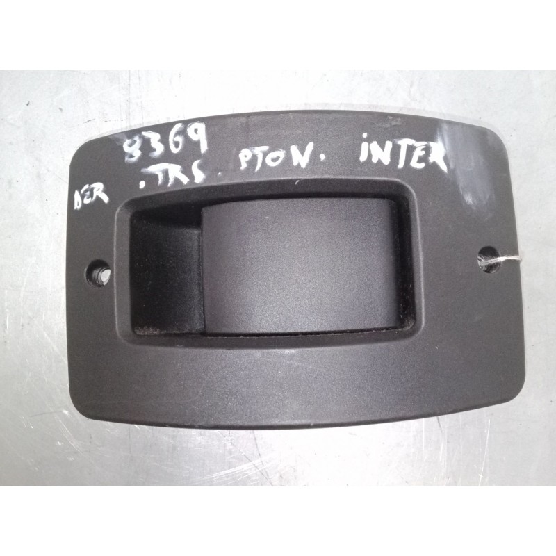 Recambio de maneta interior porton para peugeot box bus17 l4h2 160 box bus17 l4h2 160 referencia OEM IAM 242449  
