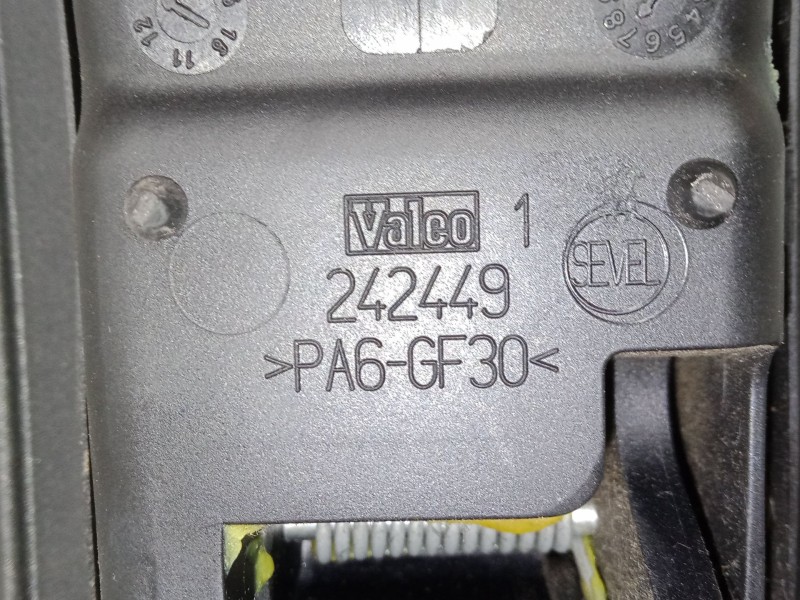 Recambio de maneta interior porton para peugeot box bus17 l4h2 160 box bus17 l4h2 160 referencia OEM IAM 242449  