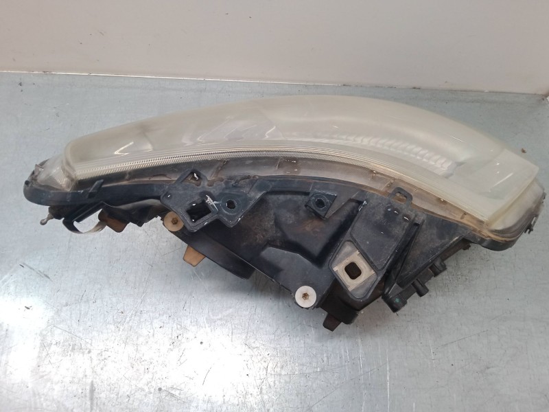 Recambio de faro izquierdo para peugeot box bus17 l4h2 160 box bus17 l4h2 160 referencia OEM IAM 47460939  