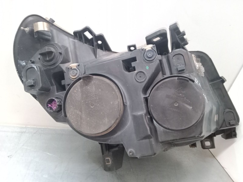 Recambio de faro izquierdo para peugeot box bus17 l4h2 160 box bus17 l4h2 160 referencia OEM IAM 47460939  