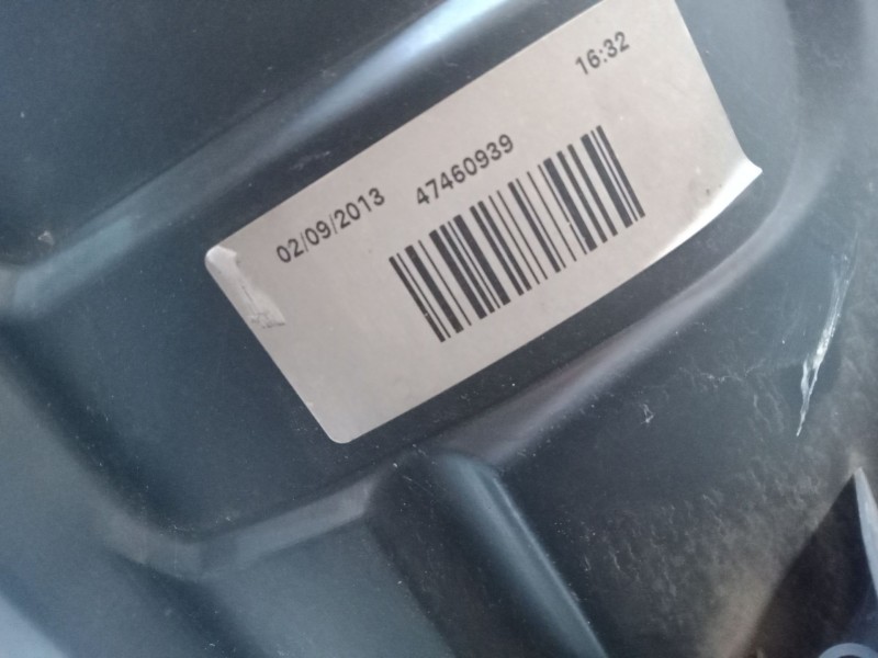 Recambio de faro derecho para peugeot box bus17 l4h2 160 box bus17 l4h2 160 referencia OEM IAM 47460939  