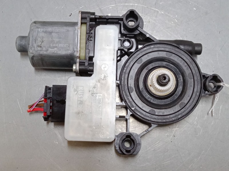 Recambio de motor limpia trasero para skoda superb iii station wagon (3v5) 2.0 tdi referencia OEM IAM   