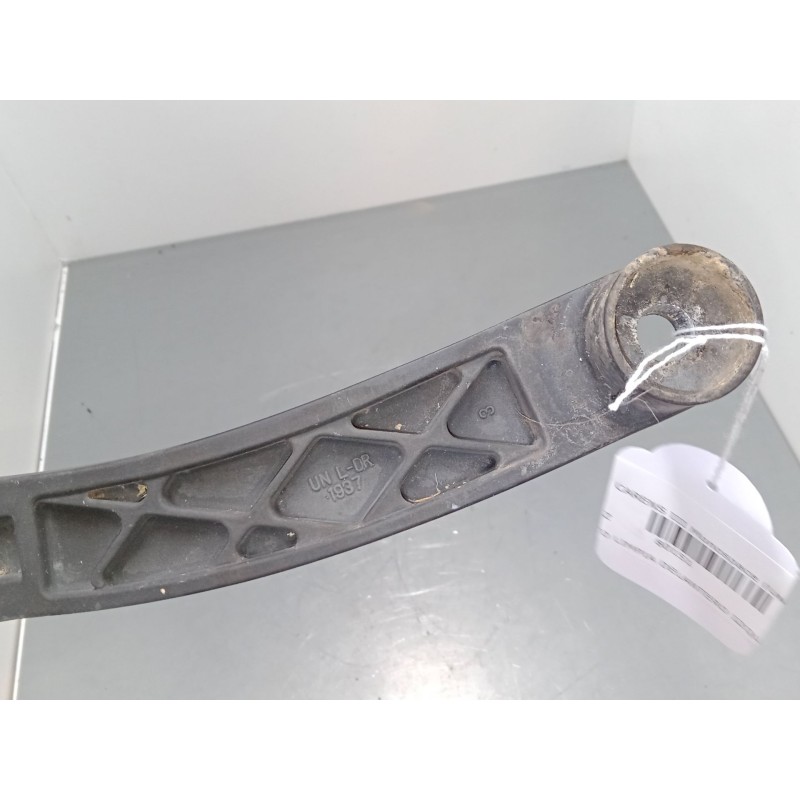 Recambio de brazo limpia delantero izquierdo para kia carens iii monospace (un) 2.0 crdi 115 referencia OEM IAM    Recambio de brazo limpia delantero izquierdo para kia carens iii monospace (un) 2.0 crdi 115 referencia OEM IAM