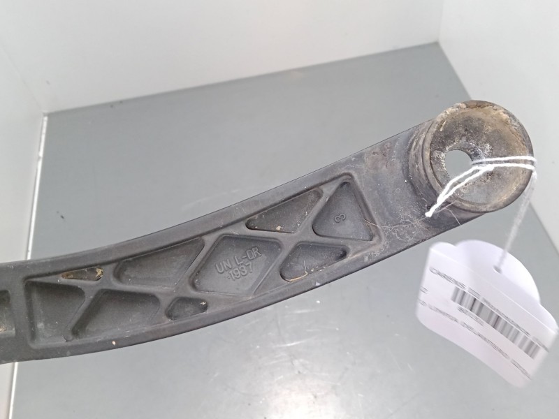 Recambio de brazo limpia delantero izquierdo para kia carens iii monospace (un) 2.0 crdi 115 referencia OEM IAM    Recambio de brazo limpia delantero izquierdo para kia carens iii monospace (un) 2.0 crdi 115 referencia OEM IAM