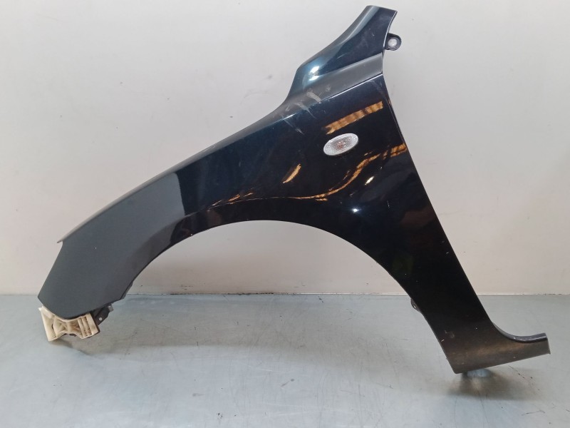 Recambio de aleta delantera izquierda para mazda 3 (bk) 1.6 di turbo referencia OEM IAM   