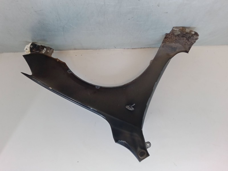 Recambio de aleta delantera izquierda para mazda 3 (bk) 1.6 di turbo referencia OEM IAM   