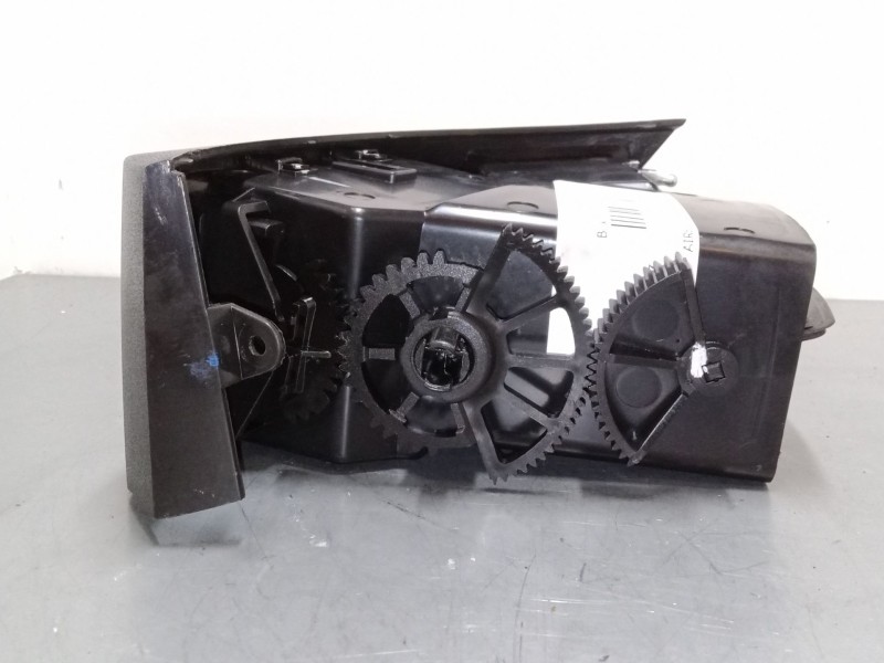 Recambio de aireador izquierdo para peugeot box bus17 l4h2 160 box bus17 l4h2 160 referencia OEM IAM   