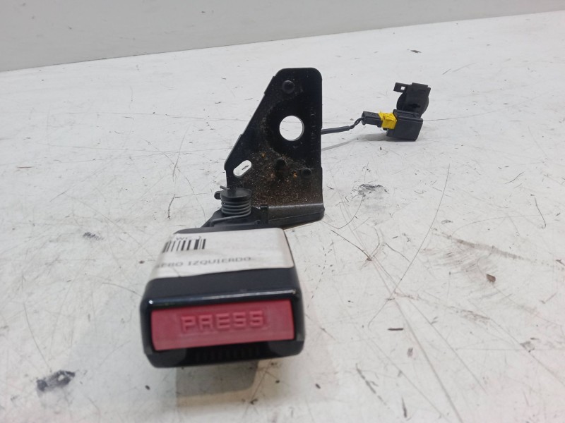 Recambio de anclaje cinturon trasero izquierdo para peugeot 207/207+ (wa_, wc_) 1.4 16v referencia OEM IAM   