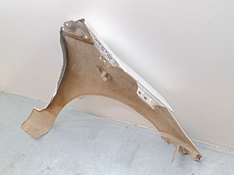 Recambio de aleta delantera izquierda para toyota yaris (_p9_) 1.4 d-4d (nlp90_) referencia OEM IAM   